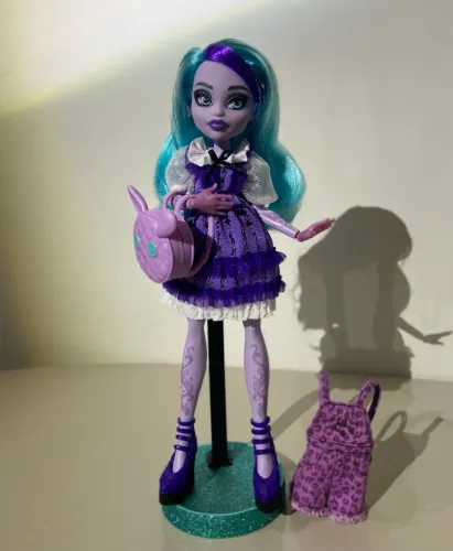 (DESCRIÇÃO) Twyla Monster High g3