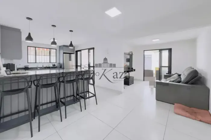 Casa Padrão em Jardim Satélite SJC