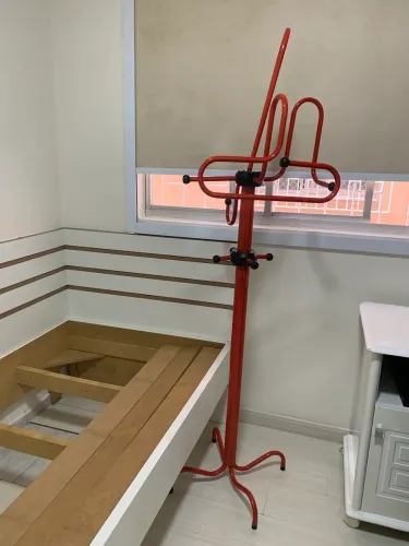 Cabideiro em tubo.