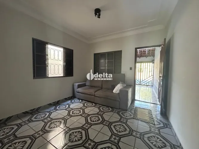 Casa com 3 quartos sendo 1 suíte disponível para venda no bairro Residencial Gramado em Ub