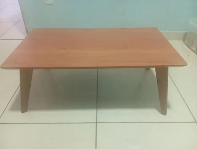 Mesa de centro madeira. Ótimo estado!
