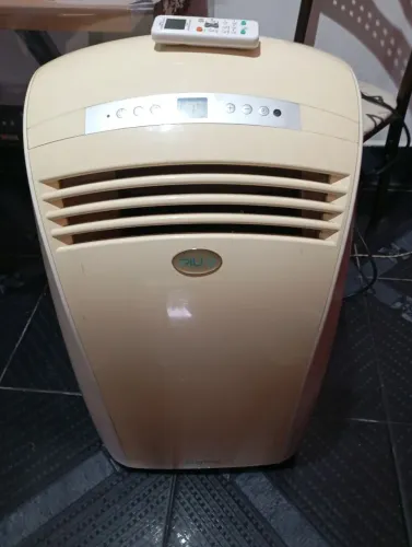 Ar condicionado portátil Olímpia Splendid Piu12 12000BTUs