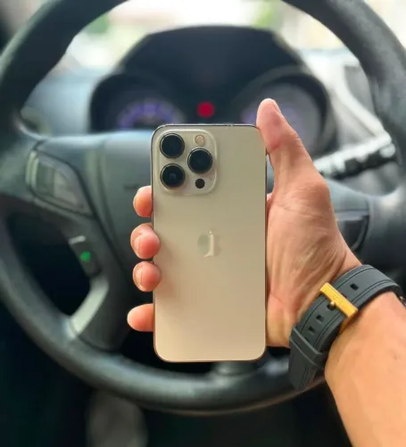 iPhone 13 pro 256g Gold