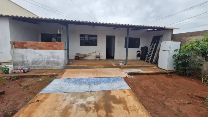 Sao 3 edificações no mesmo lote porem.separdas pra venda com 269m2 no Jardim Scala - Trind