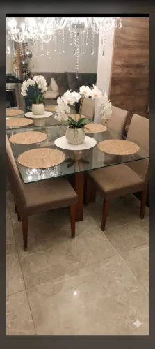 SALA DE JANTAR MESA DE VIDRO COM 4 CADEIRAS