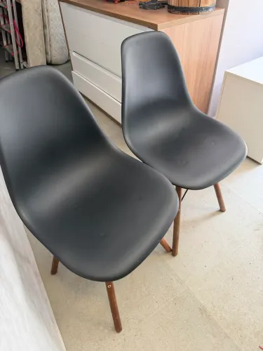 MESA COM 4 CADEIRAS