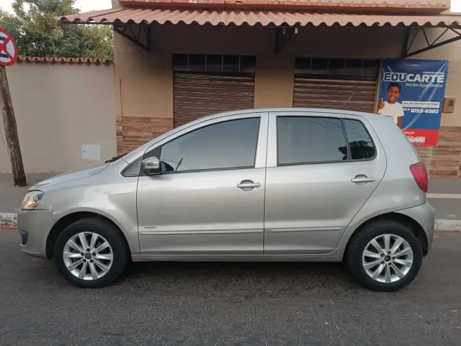 Volkswagen Fox 1.0 MI Total Flex 8V 5P 2011