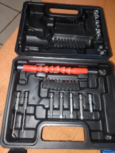 Mini furadeira