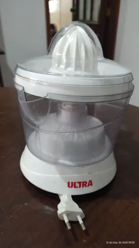 Espremedor de frutas 220V / 25W