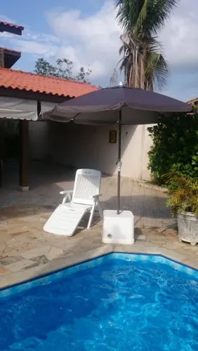 Casa com piscina para locação de temporada em Peruíbe l