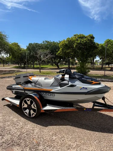 Jet ski Fish Pro Tropy 170  apenas 40 horas 