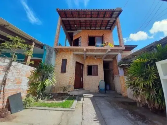Sobrado em Porto Alegre, no bairro Hípica, com 2 dormitório(s), e 2 banheiros, à