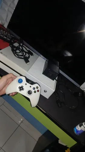 Xbox one fat 2013 conservado desde entao