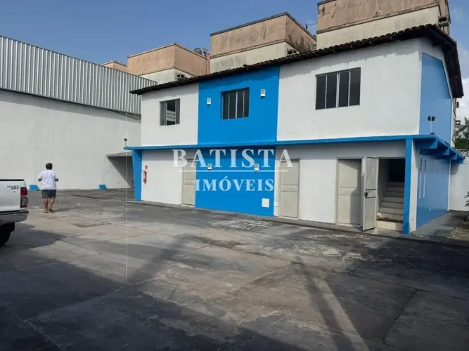 Galpão / Depósito / Armazém à venda, 1800m² - Coqueiro