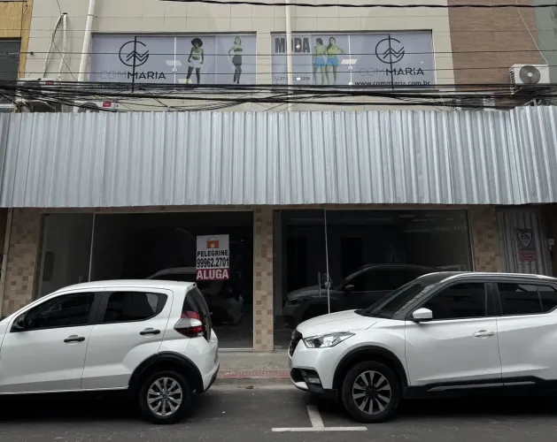 Pelegrine Aluga loja com cerca de 65m², 02 depósitos, copa, 01 banheiro - Glória, Vila Vel