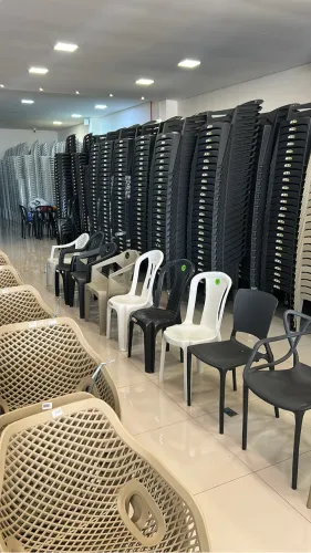 Cadeiras mesas diversos modelo novidade 