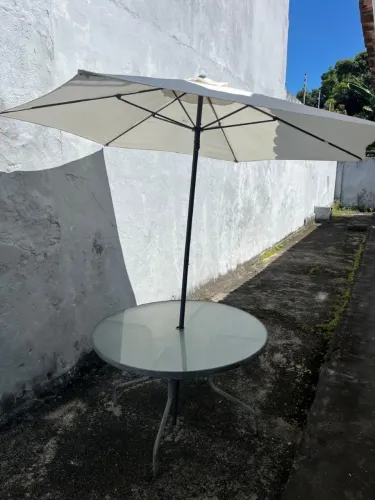 Mesa de jardim e sombreiro!!