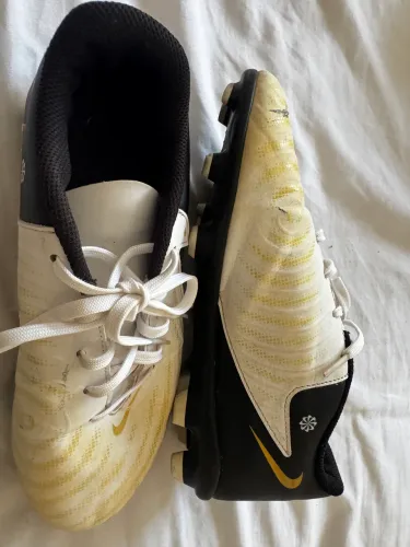 Chuteira de campo NIKE 