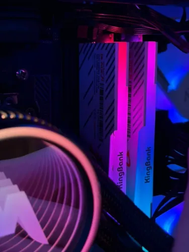 32GB DDR5 6400MHZ RGB