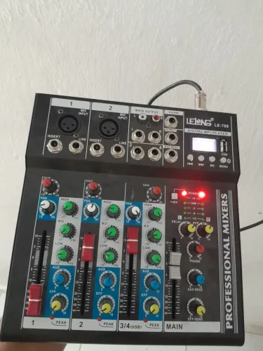 Mesa de som