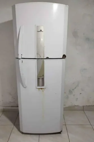 VENDO GELADEIRA CONTINENTAL GRANDE, SEMINOVA 445L