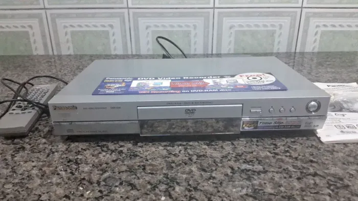 gravador de DVD de mesa Panasonic DMR-E30