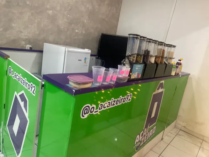 Estamos contratando atendente para açaiteria