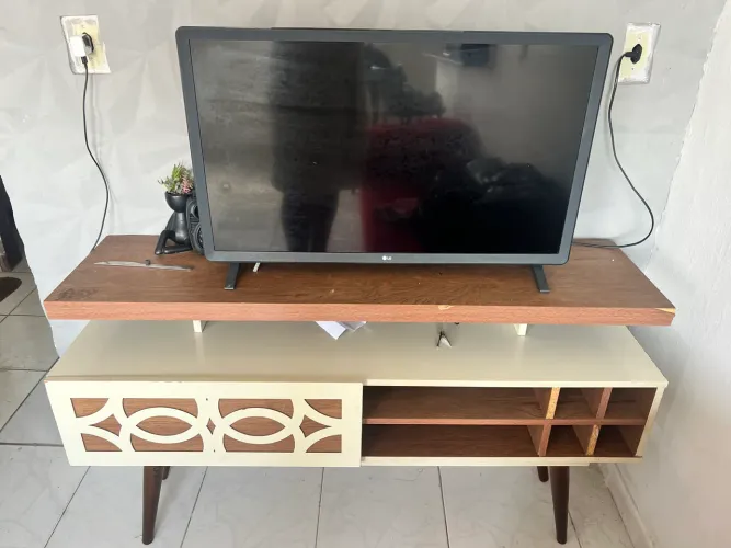 Tv smart LG 32 muito nova e RAQUER