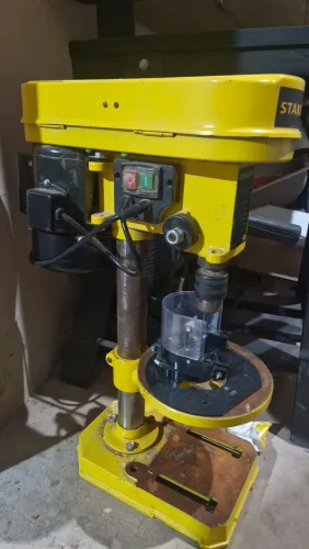 Furadeira de Bancada Stanley