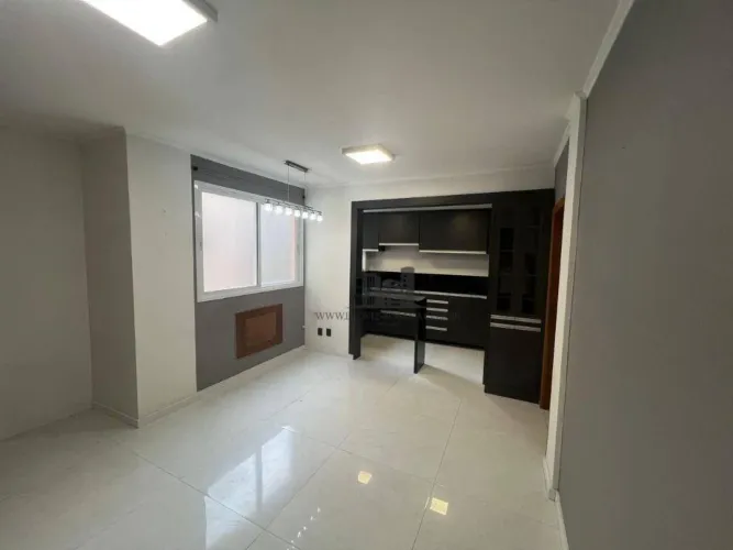 Apartamento de 02 dormitórios semi mobiliado, com 01 vaga/garagem coberta no bairro Farrou