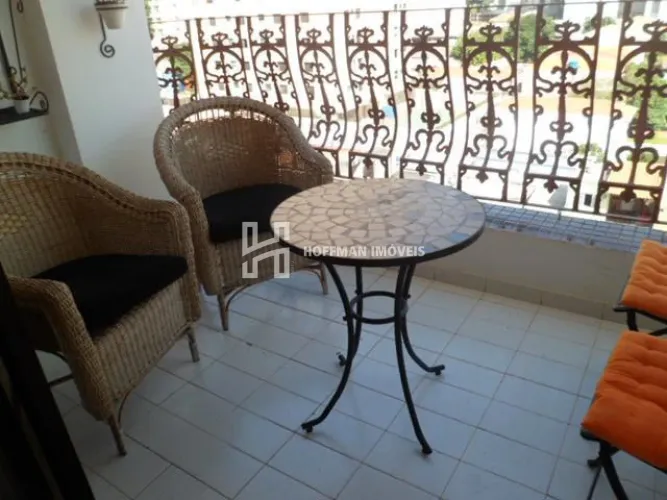 LINDO APARTAMENTO COM BOA LOCALIZAÇÃO