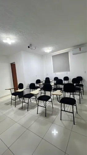 Lindas cadeiras escolares