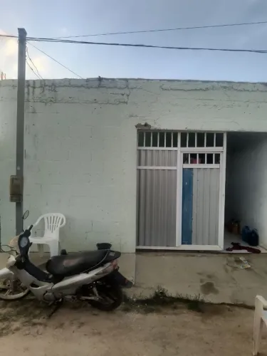 Vende -se casa em bom sucesso próximo a sica do dogão em conceição do Jacuípe