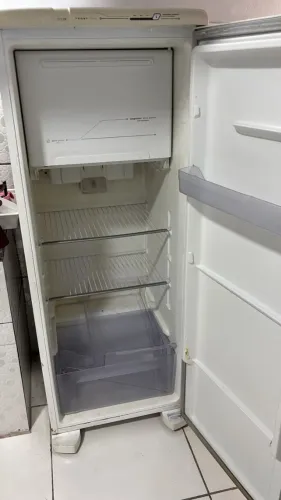 ? GELADEIRA ELECTROLUX FROST FREE À VENDA