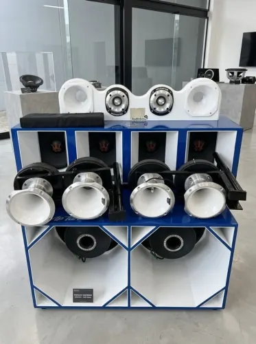 Som automotivo muito forte ! Módulo de competição