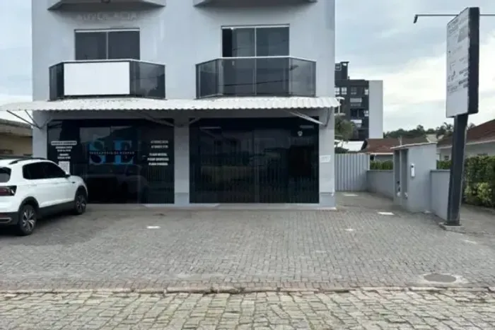 alugar sala comercial R: Naçoes unidas, 411 próx. ao Condor América. 01 sala comercial com