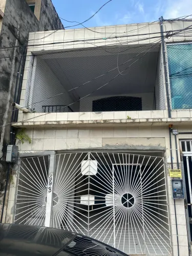 Alugo casa no coração da pedreira