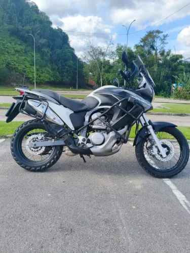 Honda Transalp 700 ano 2014