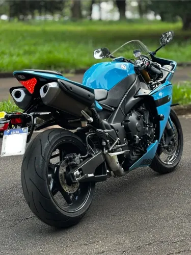 Yamaha R1 2013