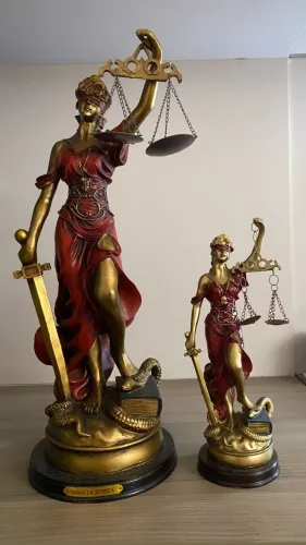 ESTÁTUAS DAMA DA JUSTIÇA - 25 CM E 50 CM
