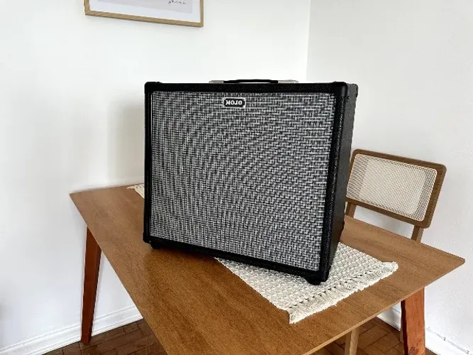 Amplificador 1x12 Mojo Multitone com Celestion F12-X200 FRFR pra IR da Mojoboard