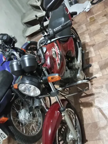 Vendo  cg125 Titan 2003/04 completo.
