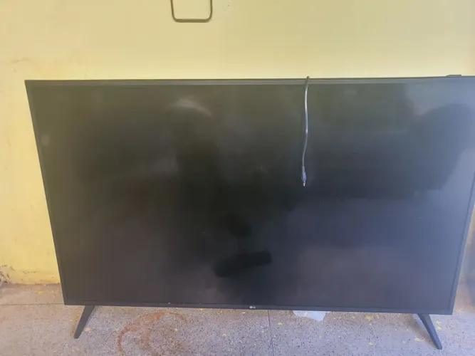 VENDO Smart TV 4K de 60 polegadas (LG 60UN7310PSA) com placa principal original.