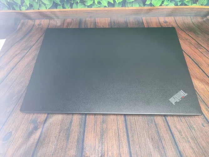NOTEBOOK LENOVO THINKPAD T470 - CORE i5 6ª GERAÇÃO - RAM 8GB - SSD 240GB