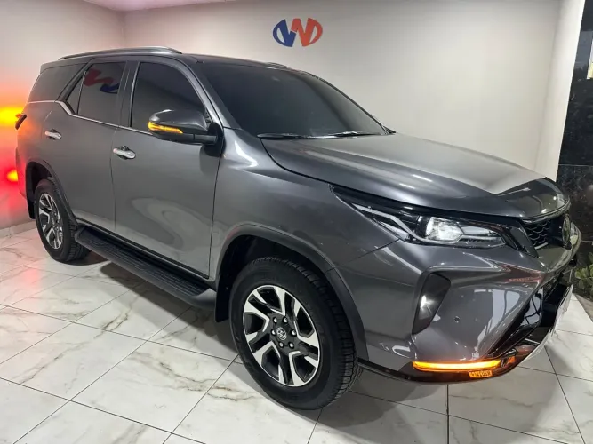 Toyota Hilux SW4 4X4 2.8 Diesel 2025