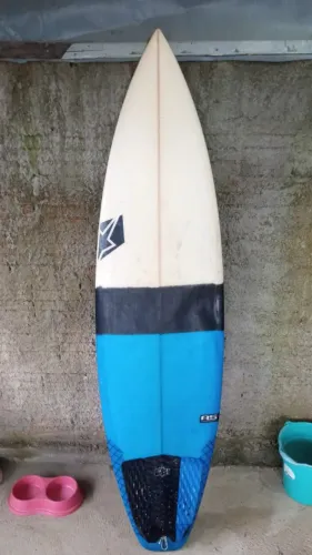 Vendo prancha de surf semi nova