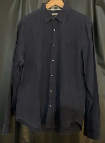 Camisa Social Burberry Tamanho G bom estado marca leve axila ver fotos