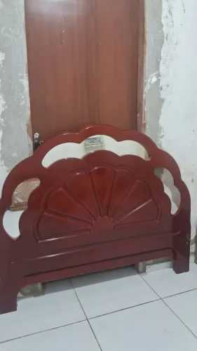 Vendo esta cama casal + colchao.