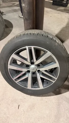 Rodas Toyota Hilux aro 20 Pneus 100% novos