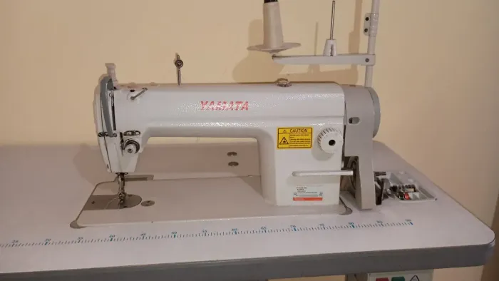 Vendo máquina reta industrial yamata